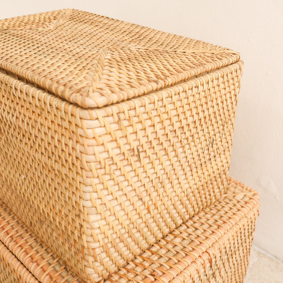 Handgeweven Opbergmand met Deksel van Beige Rotan – Graha (2 Maten) | Decoratieve Duurzame Opbergoplossing